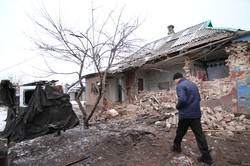 Троє поранених і зруйновані будинки. Наслідки боїв у Донецьку
