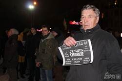 «Not in my name»: в Харкові пройшла акція солідарності з жертвами теракту в Парижі(фото)