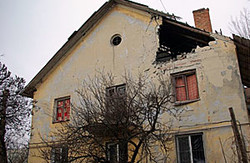 Внаслідок обстрілу в Щасті пошкоджено більше 30 квартир (фото)