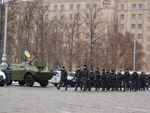 Військова техніка з площі Свободи вирушала патрулювати вулиці міста (фото)