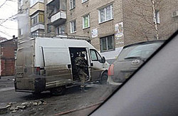 У центрі Дніпропетровська подружня пара допомогла затримати п'яного чоловіка з автоматом (фото)