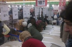 Харків'яни масово скуповують крупи і цукор