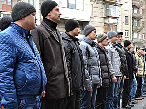 Мешканці Луганська не хочуть поповнювати ряди бойовиків "ЛНР" і віддавати свої автомобілі "На війну"