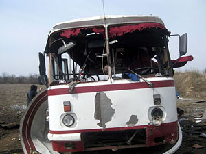 У районі Майорська підірвався пасажирський автобус: є жертви (фото)