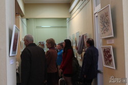 В «Королівстві кольору»: в Харкові стартувала виставка Шрі Чинмоя (фото)