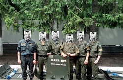 100 бронещитів для ЗУ передали волонтери Help Army разом з Харківським заводом засобів індивідуального захисту