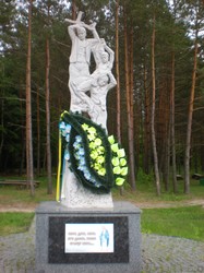 Молоді з різних областей України показали меморіальний комплекс на честь загиблих воїнів УПА
