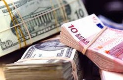 Долар снова трохи подешевшав, а євро подорожчав – курси валют Нацбанка