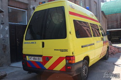Івано-франківські волонтери передали машину швидкої допомоги (фото)