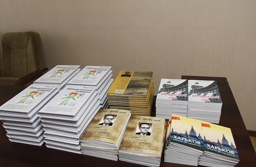 Харків'яни передали книги бібліотеці Академії Нацгвардії