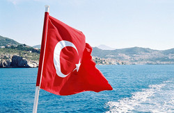 Мала донька харківських туристів провела три дні в Туреччині з мертвими батьками