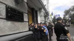Після мітингу харків’яни влаштували ходу до будівлі МВД