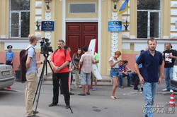 Харківські активісти прийшли до суду щоб підтримати Дмитра Явдошенка (фото)