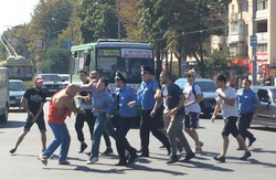 В інтернеті виклали відео бійки на проспекті Леніна (відео)