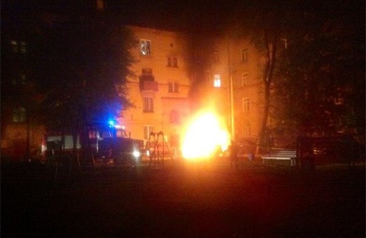 На проспекті Фрунзе вночі стався вибух (фото)