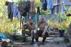 Як українські бійці тримають оборону у прифронтовій Мар'їнці (ФОТО)