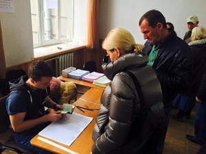Екс-воротар «Металіста» Олександр Горяїнов проголосував на виборах (фото, відео)
