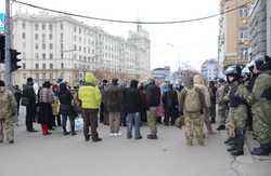 Як проходив пікет біля міськради: активісти висунули свої вимоги депутатам (фото)