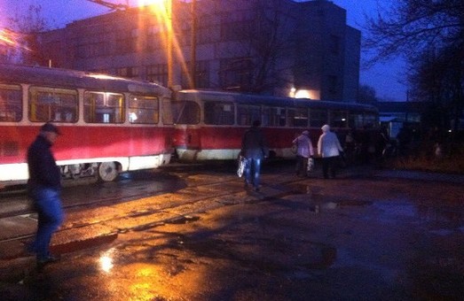 У Харкові не припиняються дорожні пригоди за участю трамваїв (фото)
