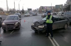 На вул. Академіка Павлова зіткнулися два авто: ZAZ VIDA и Honda Accord (фото)
