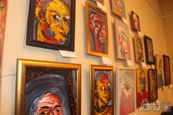 В галереї «Мистецтво Слобожанщини» стартувала виставка автопортретів