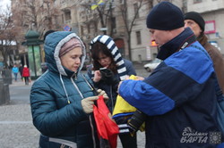 Майданівці знову зібралися на недільне віче: цього разу обговорили локальні проблеми (фото)