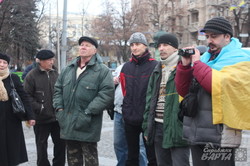 Майданівці знову зібралися на недільне віче: цього разу обговорили локальні проблеми (фото)