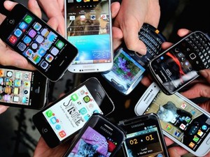 Технології майбутнього: скільки пристроїв початку нульових приховує смартфон з 3G