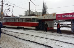 Друга у новому році пригода за участю трамвая у Харкові. На Салтівці зійшов з рейок електротранспорт (фото)