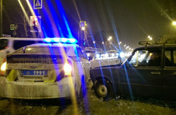 На перехресті пр. Гагаріна та вул. Молочної відбулася пригода за участю поліцейських (відео)