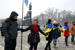 З нагоди Дня соборності України у Харкові утворили живий «Ланцюг єдності» (фото)