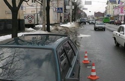 авто на московському проспекті ледь не збило жінку 3 лютого 2016 року