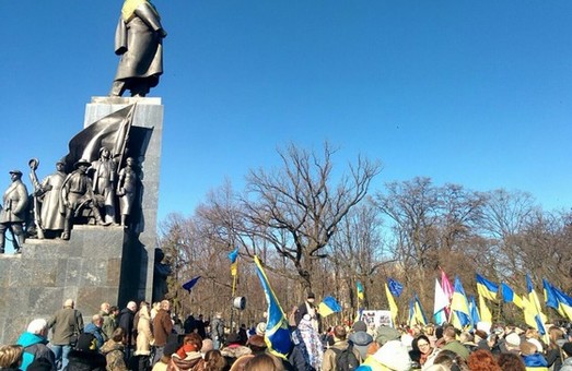 У Харкові вшанували пам’ять загиблих на Майдані мітингом біля монумента Шевченка (фото)