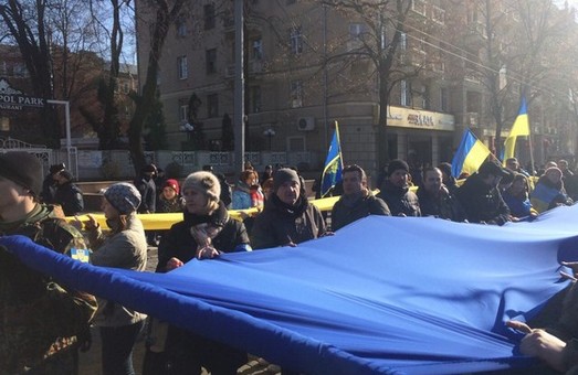 Активісти Євромайдану влаштували у центрі Харкова ходу (ФОТО)