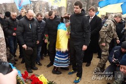 На проспекті Маршала Жукова біля Палацу Спорту відкрили пам'ятник на честь загиблих харків'ян під час теракту 2014 року