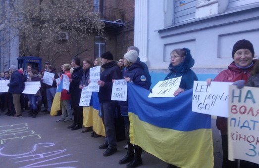 У Харкові триває безстроковий мітинг на підтримку Надії Савченко