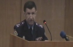 Поліцмейстерові Лозової пред'явили нелегальний металобрухт, наркопритони і декомунізацію