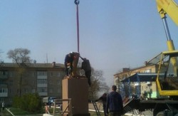 На Харківщині демонтують пам’ятники (фото)