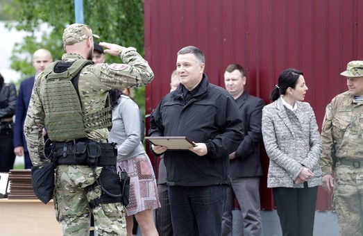 У Харківський «Корд» відібрали 35 бійців. Арсен Аваков особисто привітав спецназівців.
