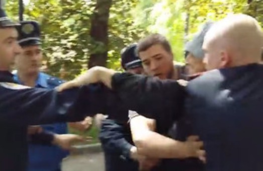 Поліцейські припинили бійку в центрі міста