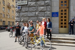 Активісти нагадали Кернесу про велодоріжки (ФОТО)