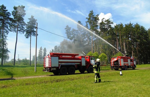 У Харківській області відбулись навчання з гасіння лісових пожеж
