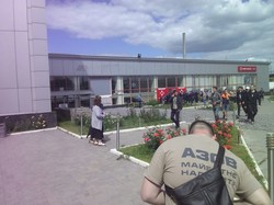 Активісти блокують бізнес-форум Клименка