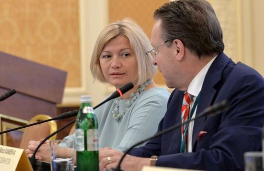 Перед представниками НАТО озвучили умови проведення виборів на Донбасі (відео)