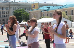 Харків приєднався до Міжнародного дня йоги