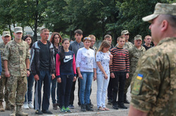 У Харкові 120 контрактників відправляться захищати Україну