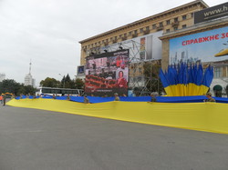 На площі Свободи в Харкові - онлайн-трансляція святкового параду (ФОТО)