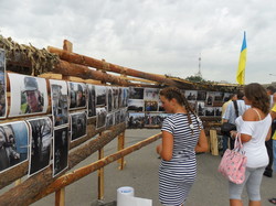 Війна через об'єктив. Виставка від кращих військових фотокорів відкрилася у Харкові