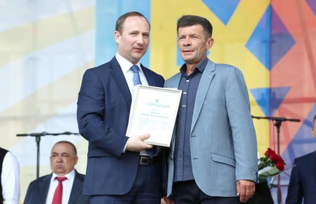 Батько Героя Небесної Сотні отримав сертифікат на квартиру в Харкові
