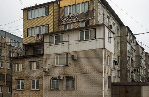 Харків'янам доведеться платити за балконні прибудови